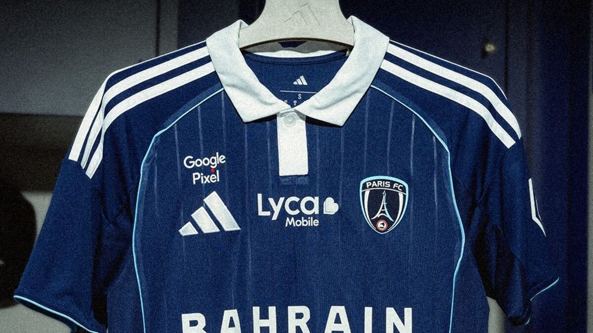 Ligue 1 : les nouveaux maillots du Paris FC en image