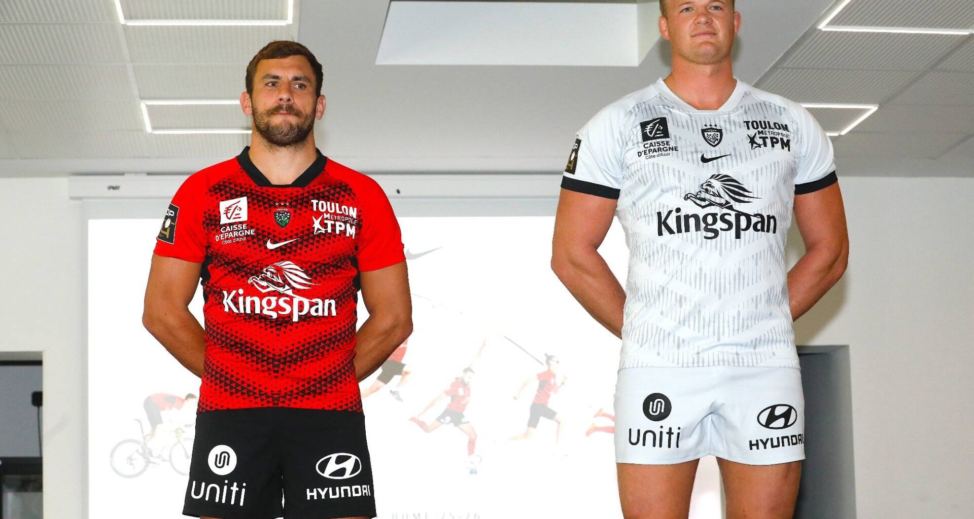 Le RCT dévoile son nouveau maillot domicile avec un lion sur le torse