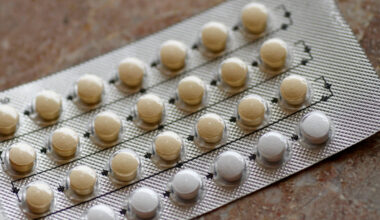 Pilules contraceptives éliminées par les États-Unis : LFI demande une réquisition du stock pour éviter leur destruction en France