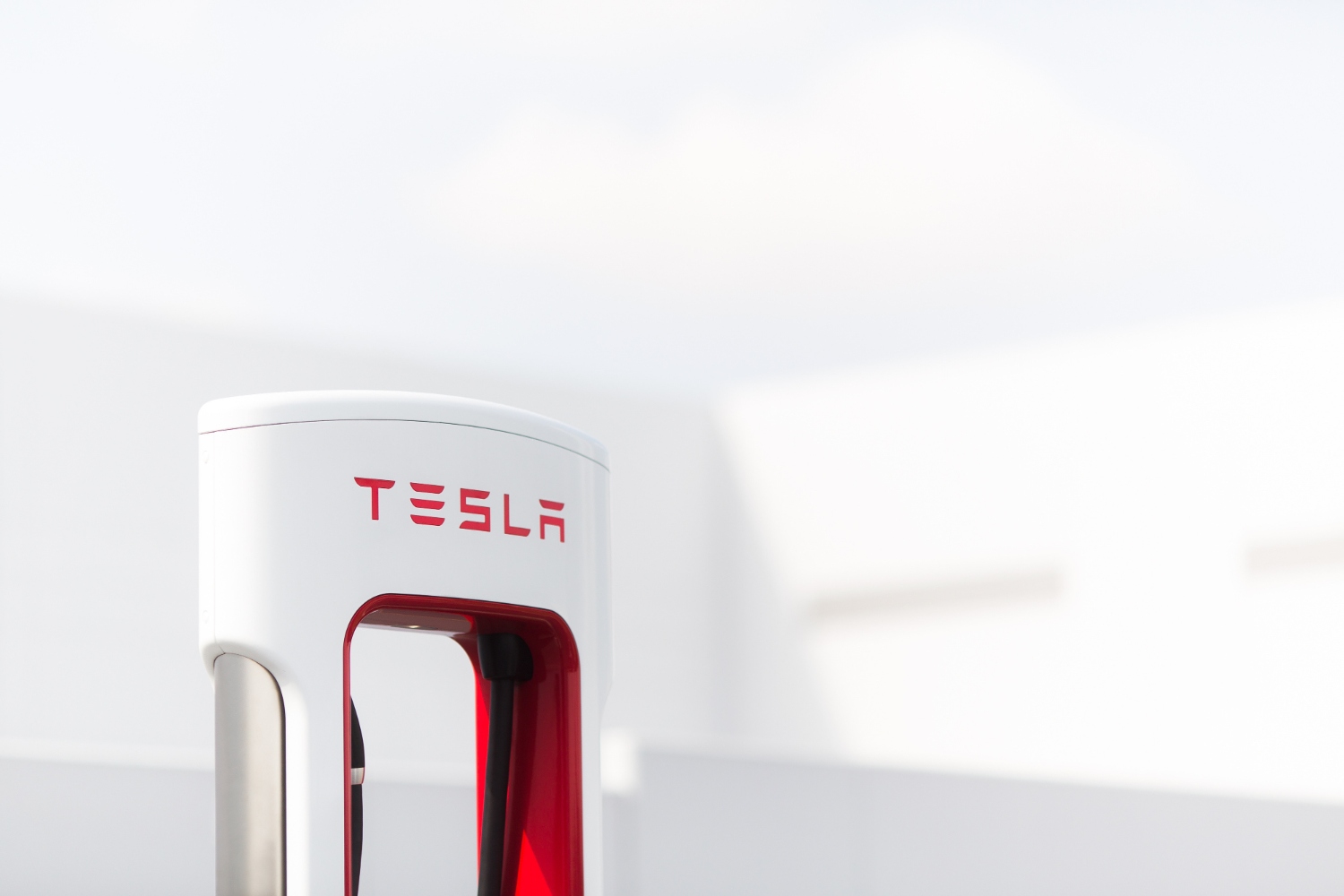 Tesla veut vendre de l'électricité au Royaume-Uni.