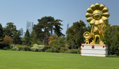 The flower parent and the child, sculpture, Takashi Murakami, en été dans le Jardin d