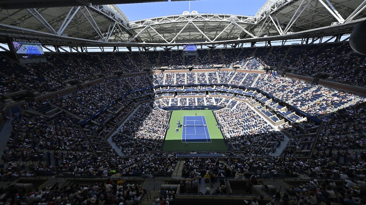 US Open > Pam Shriver perd la tête : "Je comprends la tradition des hommes jouant 3 sets sur 5 dans les tournois majeurs mais nous devons adopter un format plus court. J'espère que Ben et Novak vont bien".