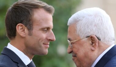 Le président français Emmanuel Macron reçoit son homologue palestinien Mahmoud Abbas à l'Elysée, le 21 septembre 2018 à Paris