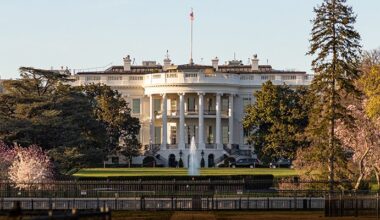 Donald Trump veut imposer 100 % de droits de douane sur les semiconducteurs