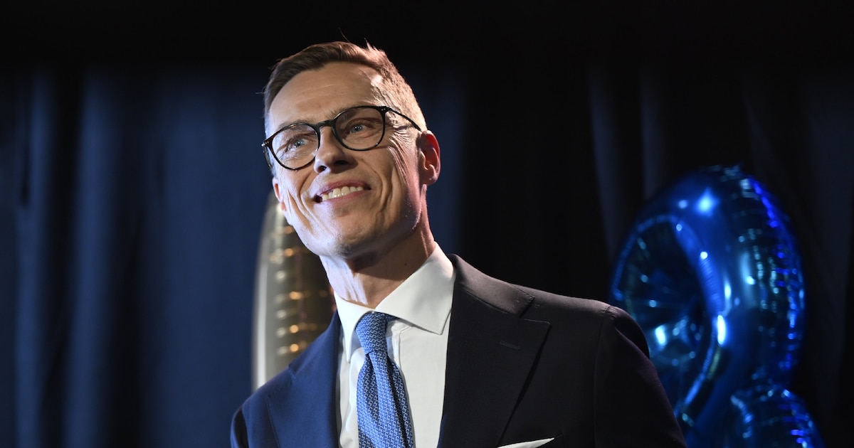 Le chef du parti national conservateur finlandais Alexander Stubb, victorieux à la présidentielle, le 11 février 2024 lors d'une réception à Helsinky