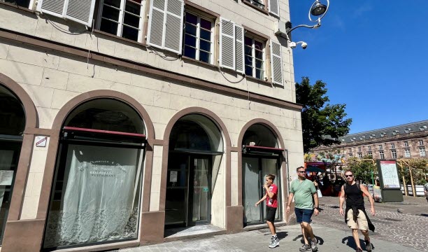 À peine Brioche Dorée fermée, les travaux ont déjà commencé.   Photo Alizée Chebboub-Courtin