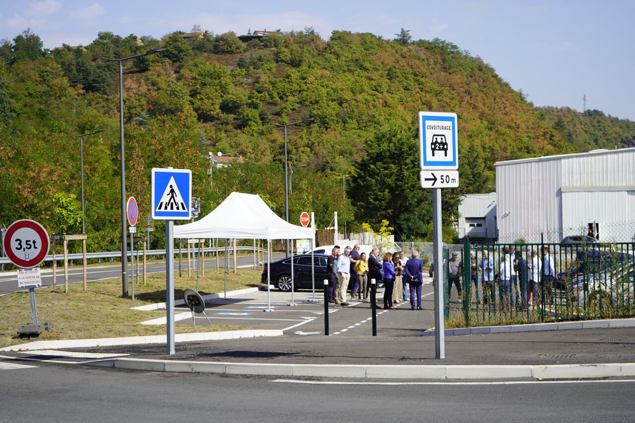 Sur l'A47, ce nouveau parking de 40 places ouvre entre Saint-Etienne et Lyon