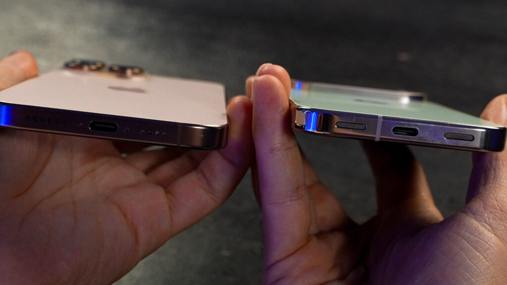 En 1 semaine, la bordure en acier du Pixel, à droite, s'est déjà rayée. Celle de l'iPhone, en titane, est dans un état neuf 1 an après.