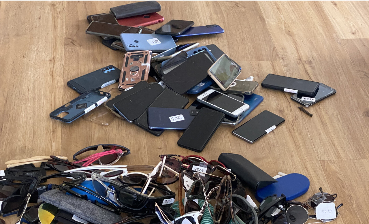 275 téléphones, 151 paires de lunettes, 118 cartes bancaires ont été perdus !
