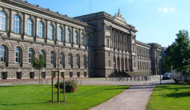 voici la position de l'université de Strasbourg en 2025