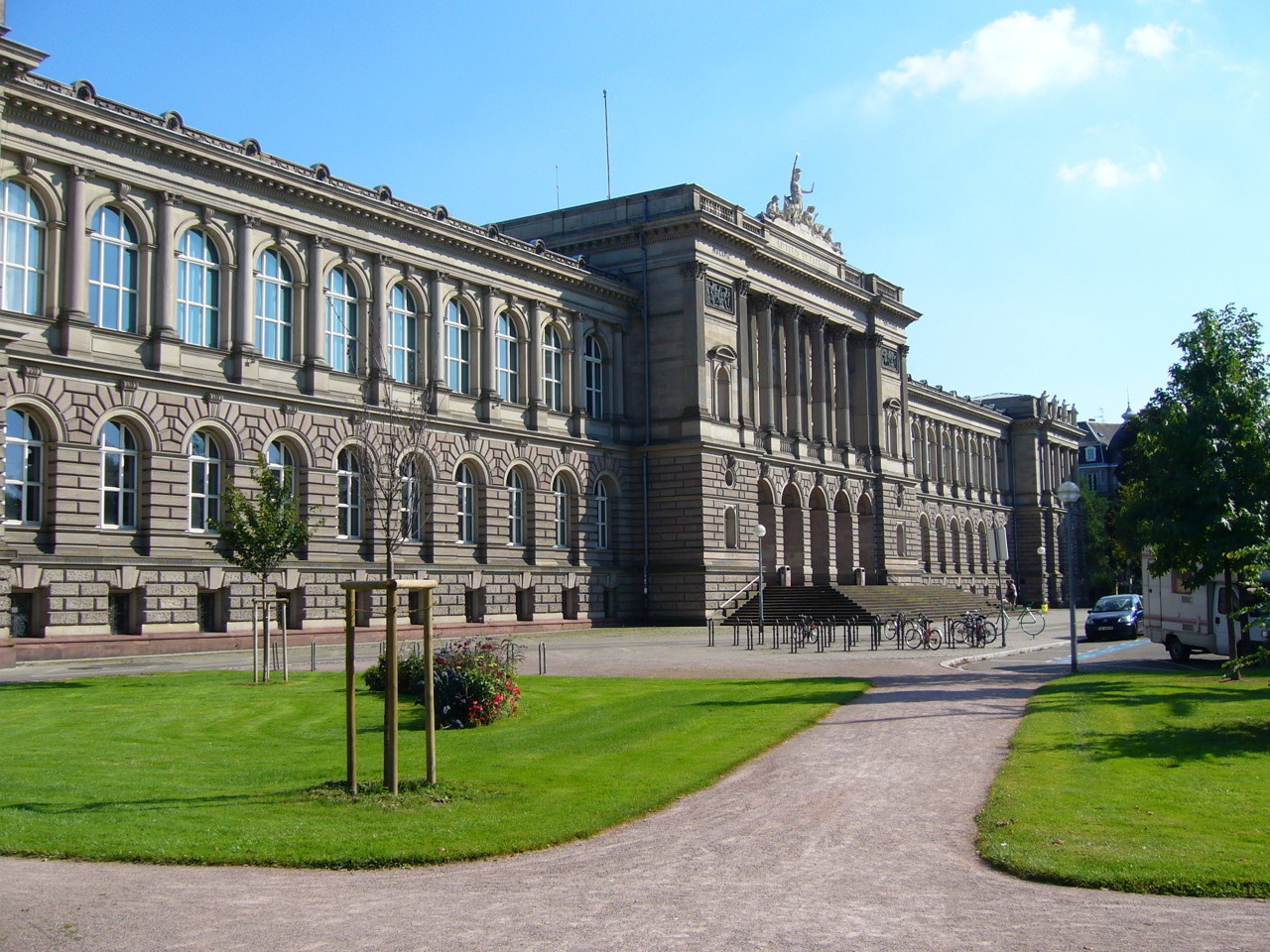 voici la position de l'université de Strasbourg en 2025