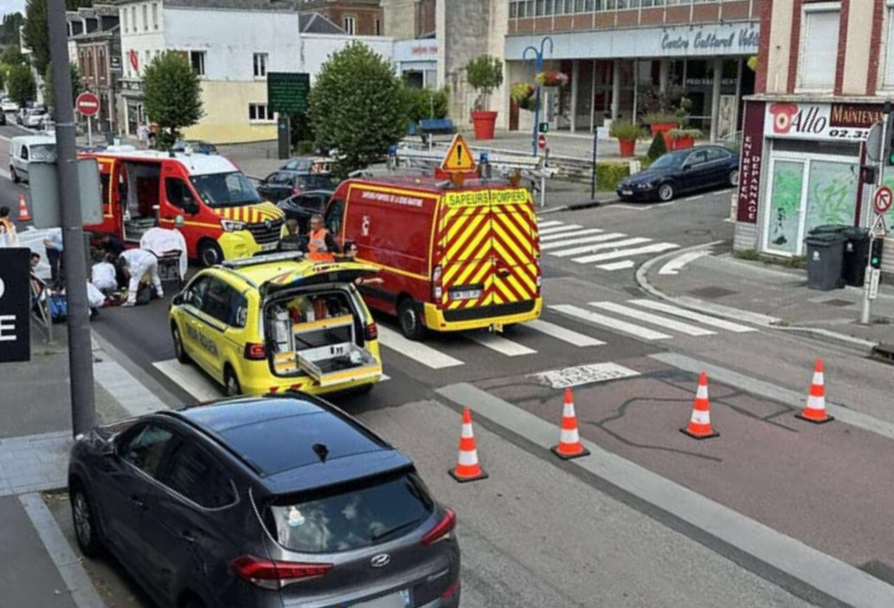 Le conducteur d'un poids lourd renverse un piéton et prend la fuite à Déville-lès-Rouen