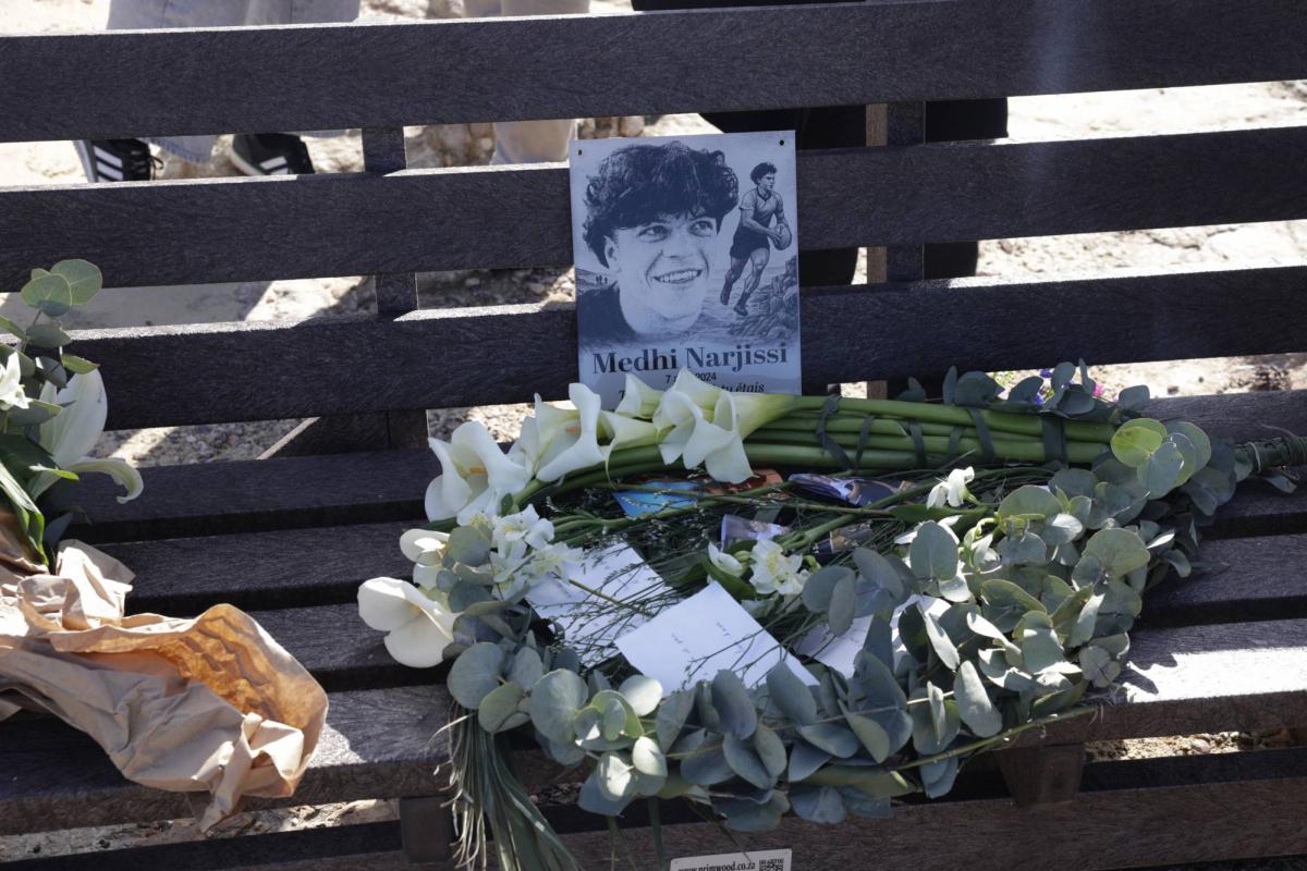Un an après, la famille de Medhi Narjissi s'est recueillie sur les lieux de sa disparition - L'Équipe