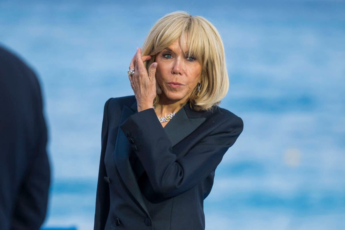  Brigitte Macron en guerre judiciaire aux USA : l’ombre de Marion Maréchal Le Pen planerait au-dessus de sa tête…