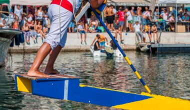 les barques provençales vont s'affronter dans le port de Toulon