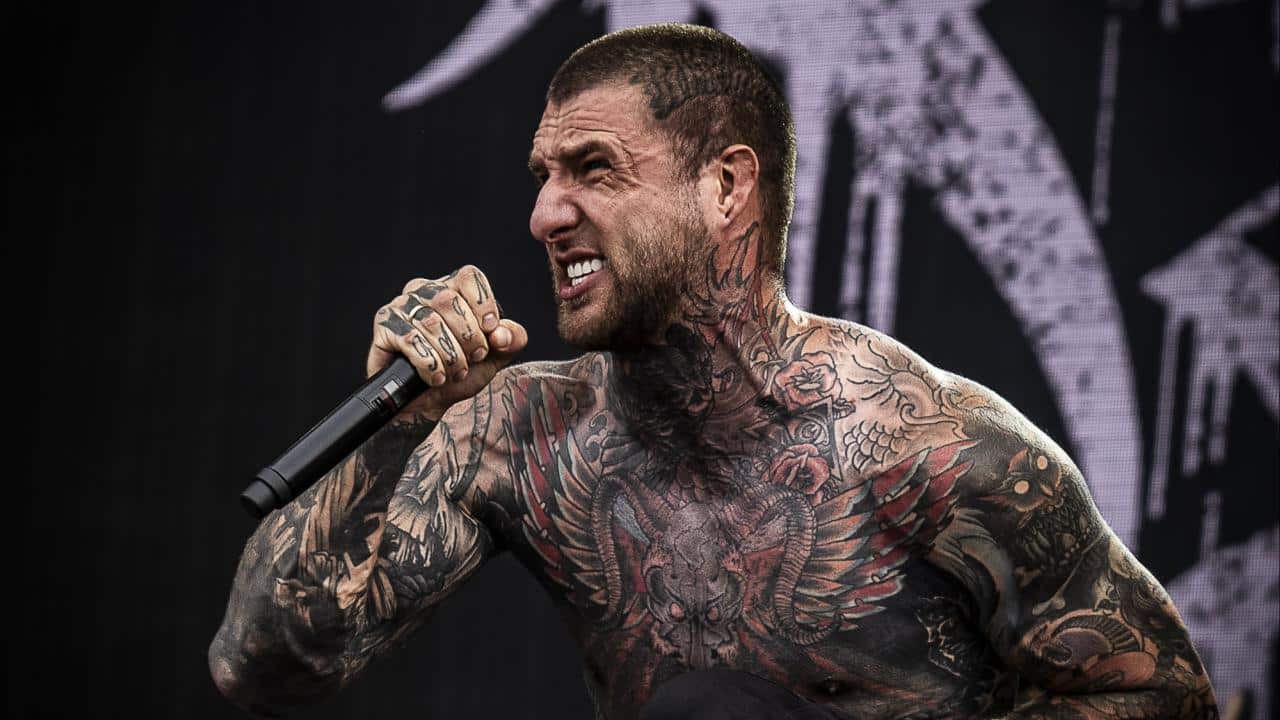 Slaughter To Prevail : Alex Terrible promet un retour rapide de son entreprise de masques