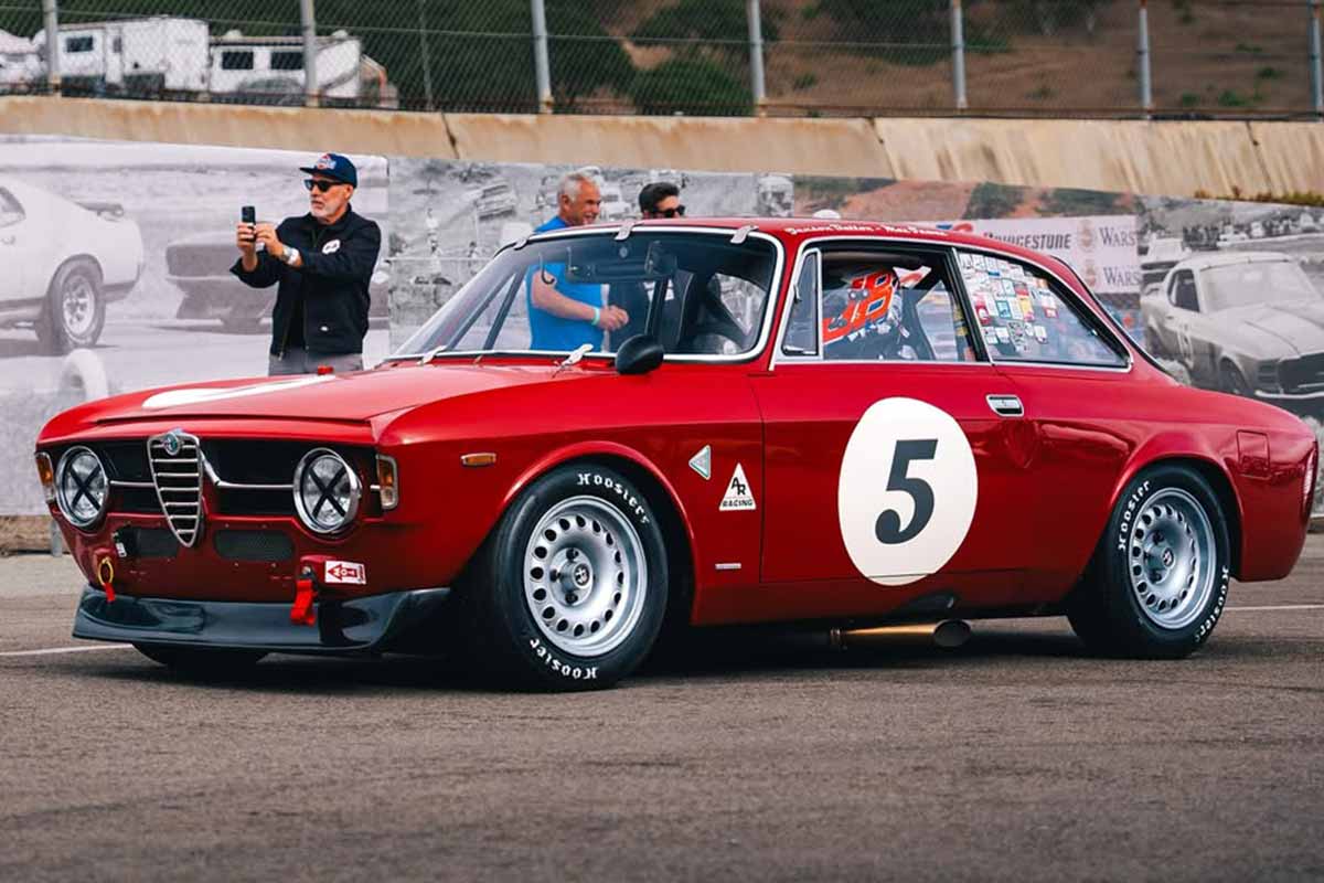 L'ancien pilote de F1 Jenson Button se fait plaisir "C'est tellement amusant de piloter cette petite Alfa Romeo !"