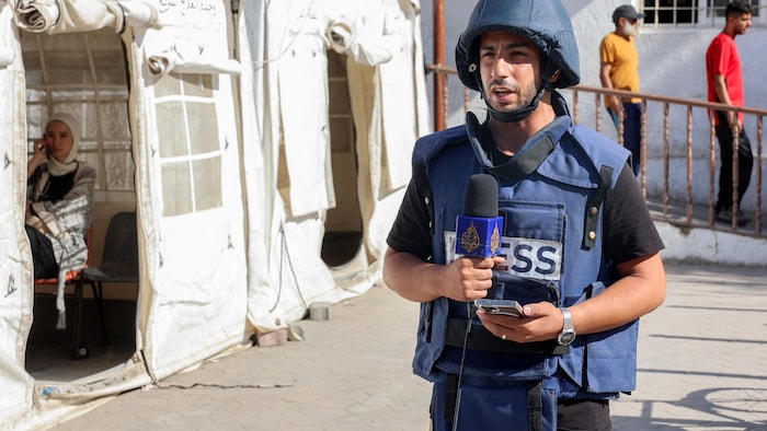 Anas Al-Sharif lors d'un reportage pour Al Jazeera.