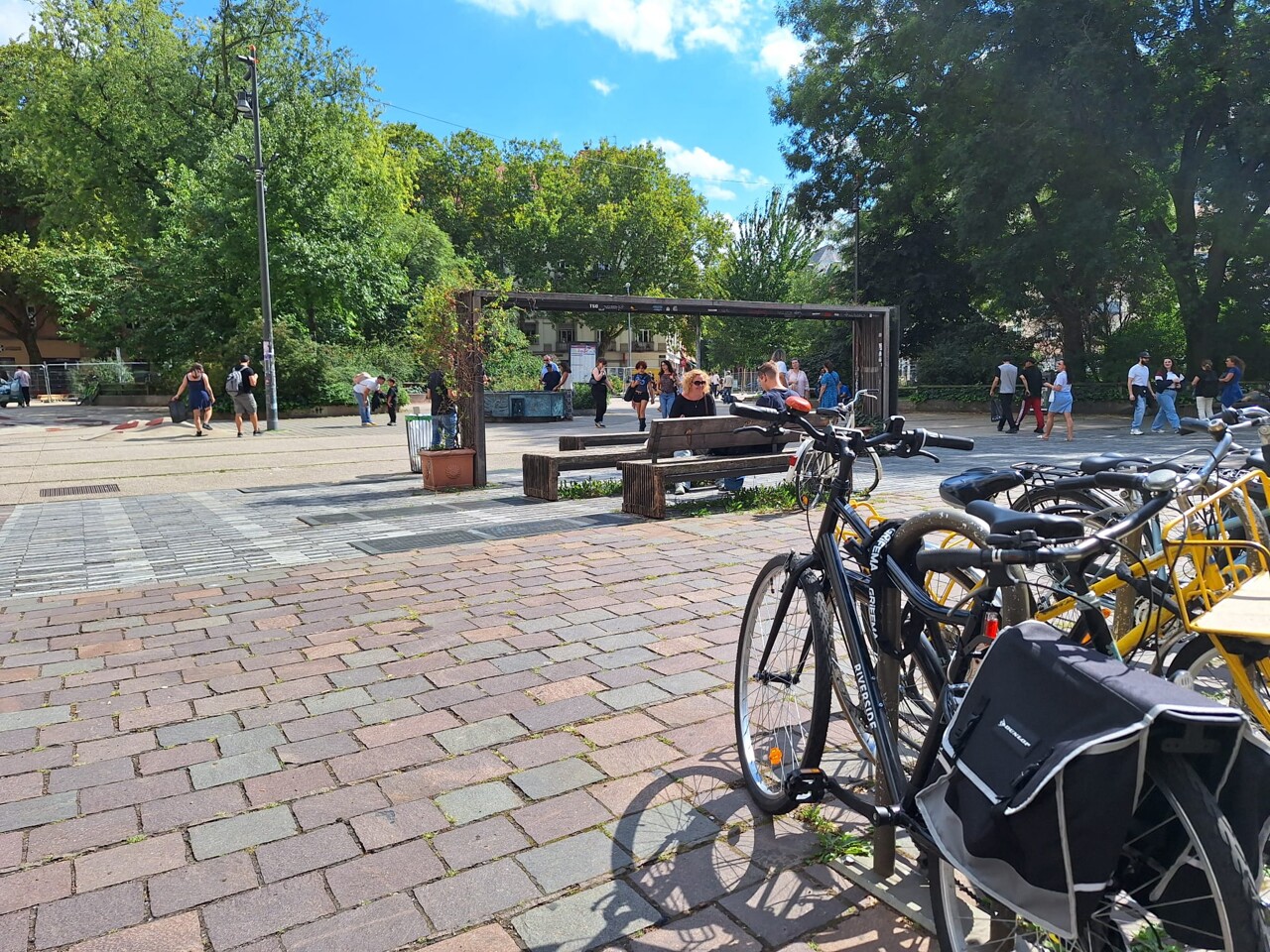 bientôt 70 arceaux à vélo supplémentaires installés sur la place d'Austerlitz