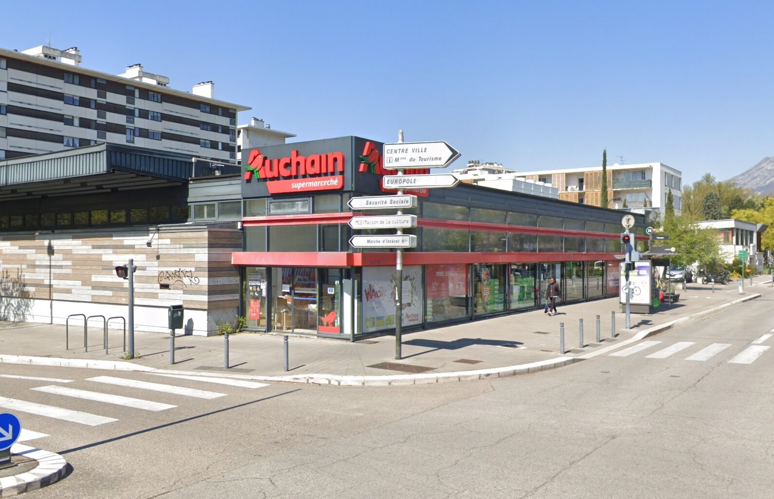 Une “offensive” du discount? Le supermarché Auchan avenue Perrot à Grenoble passe sous bannière Lidl à l'automne