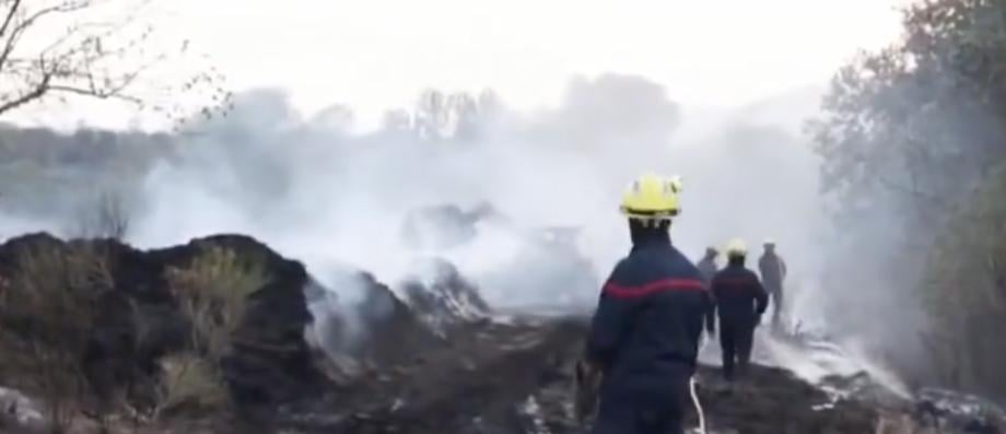 EN DIRECT - Aude - Après un peu plus de deux jours de lutte contre les flammes, les services de secours sont parvenus à fixer le pire incendie depuis 50 ans sur le pourtour méditerranéen français