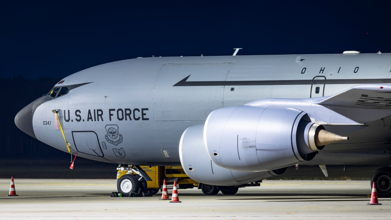 Des dizaines d'avions de l'US Air Force se déplacent discrètement vers l'Europe et le Moyen-Orient. Que prépare l'armée américaine ?