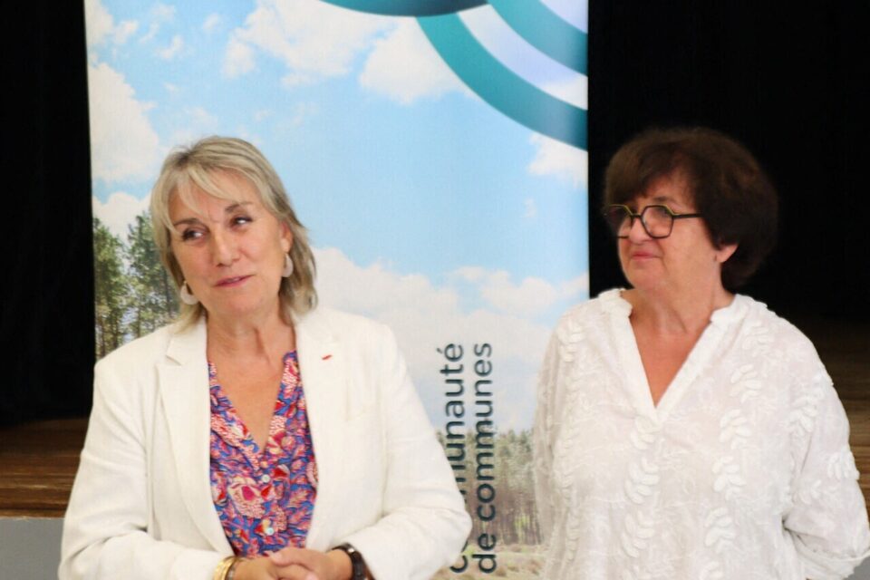 Isalbelle Dexpert (à gauche) et Nicole Coustet (àdroite) représentaient la Cdc du Bazadais pour présenter l'accord entre leur communauté de communes et le groupe Panattoni au sujet de l'écopôle de Captieux (Gironde).