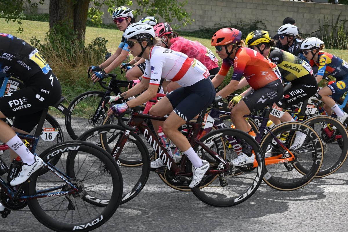 Cinq équipes disqualifiées du Tour de Romandie féminin après un conflit avec l'UCI sur des trackers GPS