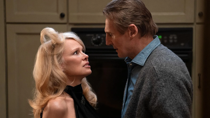 Dans cet nouvel opus de « Y a-t-il un flic… ? », Liam Neeson et Pamela Anderson se donnent la réplique