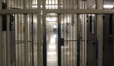 Cette autorité souhaite fermer la prison pour mineurs de Marseille : "De graves atteintes"