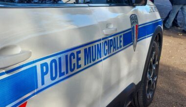 dans le centre de Rennes, une automobiliste percute un véhicule de police