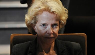 la socialiste Frédérique Bredin candidate face à Dati et Barnier