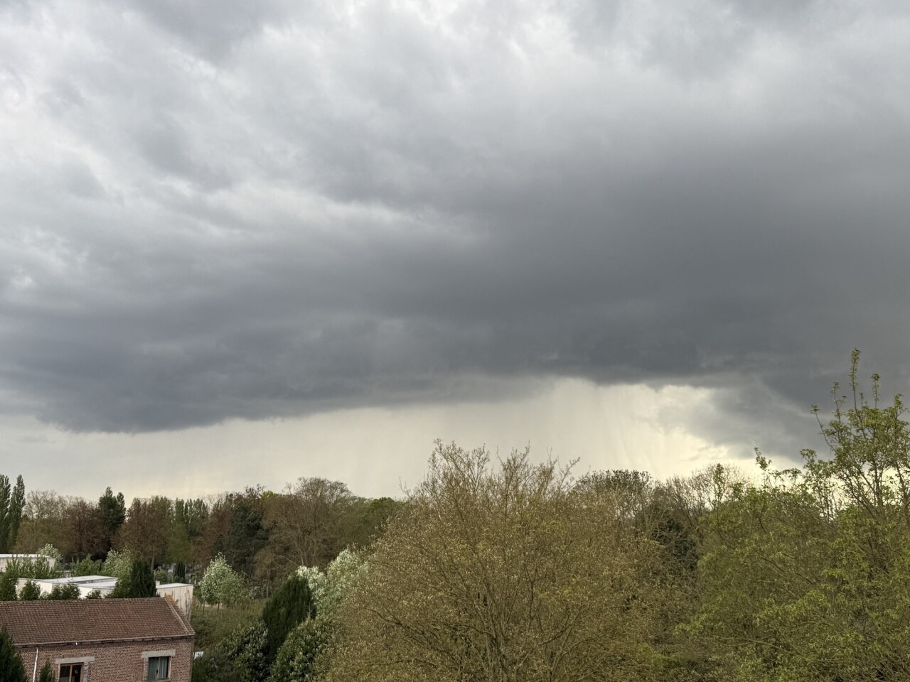 Les orages persistent en France ce samedi 16 août : voici les départements concernés
