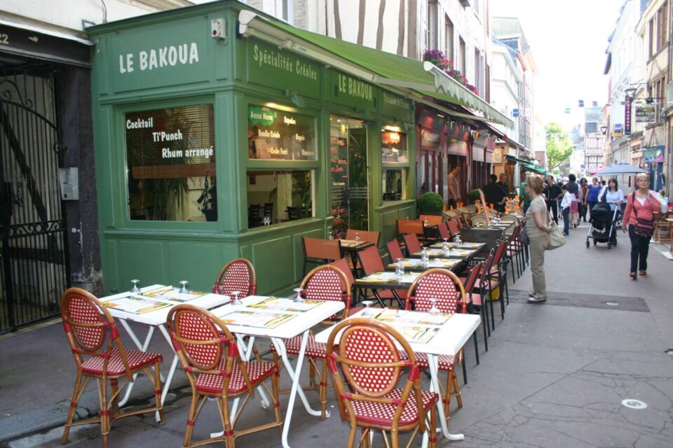 Le Bakoua dans la rue du Vieux-Palais à Rouen. Une institution de la cuisine créole qui accueillait 38 couverts en intérieur et 20 en terrasses. 