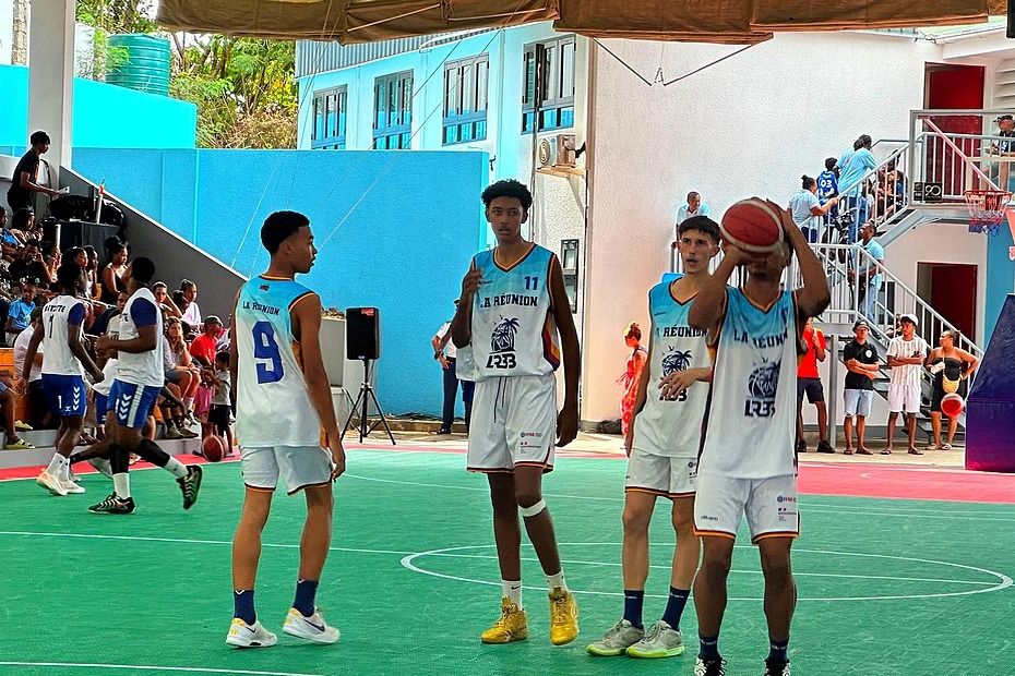 les finales du volley et du basket, Réunion face à Madagascar, en direct