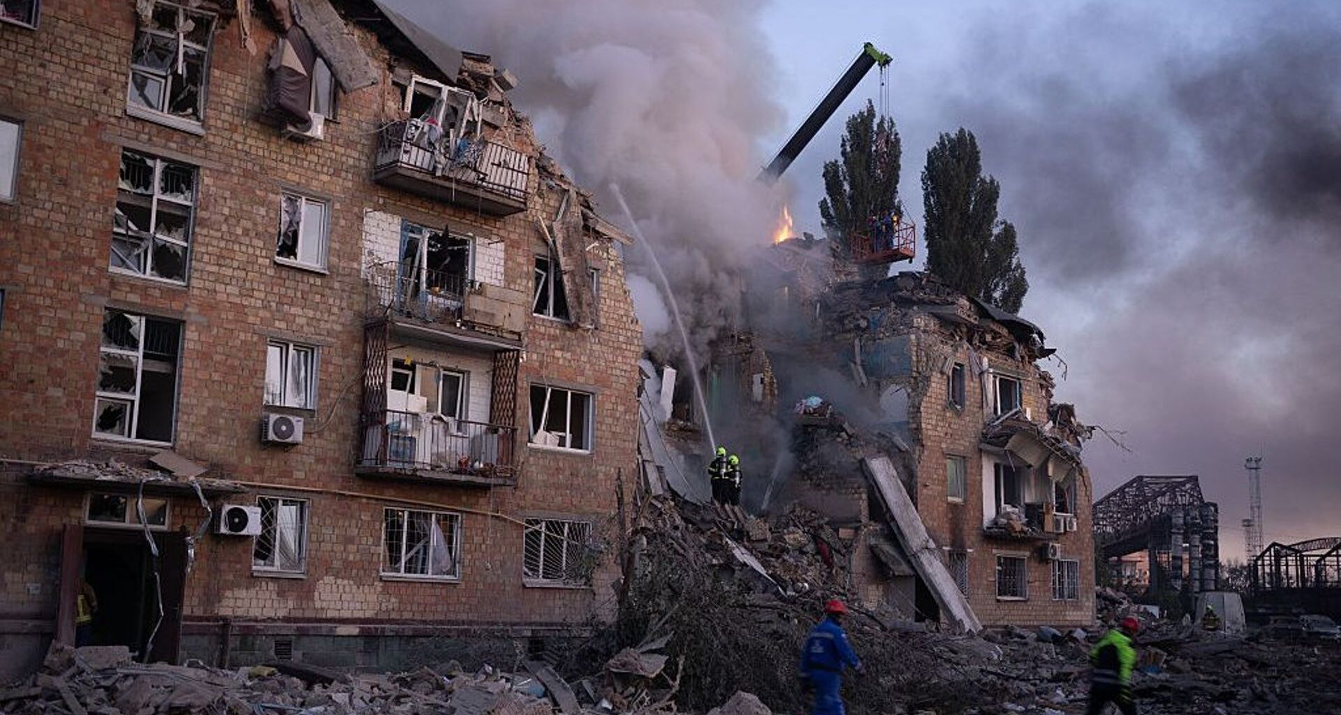 La revue de presse : à Kiev, la Russie cible les civils et l’Union Européenne