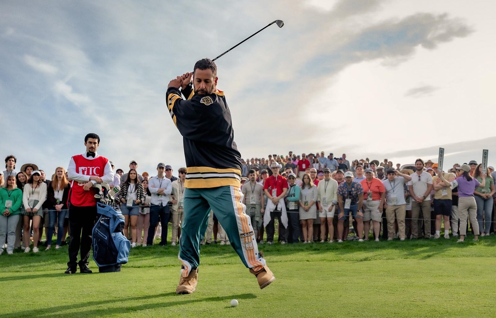 “Happy Gilmore 2”, sur Netflix : trente ans après, come-back réussi d’Adam Sandler en golfeur fauché et alcoolique - Télérama