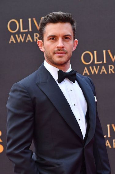 Jonathan Bailey lors de la soirée des Olivier Awards au Royal Albert Hall à Londres, Royaume Uni, le 7 avril 2019.