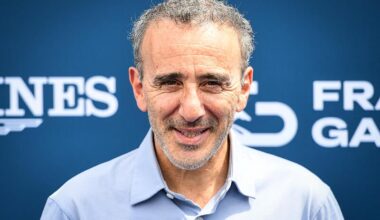 « Un petit monsieur est né » : Elie Semoun, 61 ans, heureux papa d’un deuxième garçon