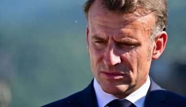 Emmanuel Macron, “le Patrick Sébastien de…” : ça balance sévère sur CNews mais le timing interpelle