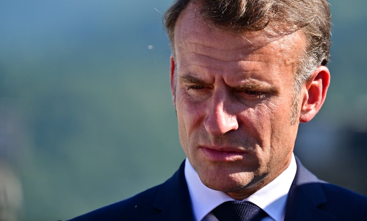 Emmanuel Macron, “le Patrick Sébastien de…” : ça balance sévère sur CNews mais le timing interpelle