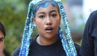 North West cheveux bleus et bustier : elle pique le look d’une de ses tantes, et ce n’est pas celle qu’on croit