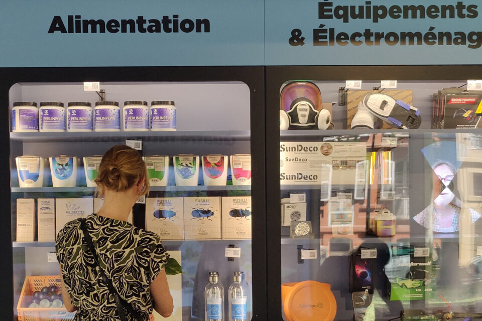 En apparence, l'exposition ressemblerait presque à s'y méprendre à un magasin...