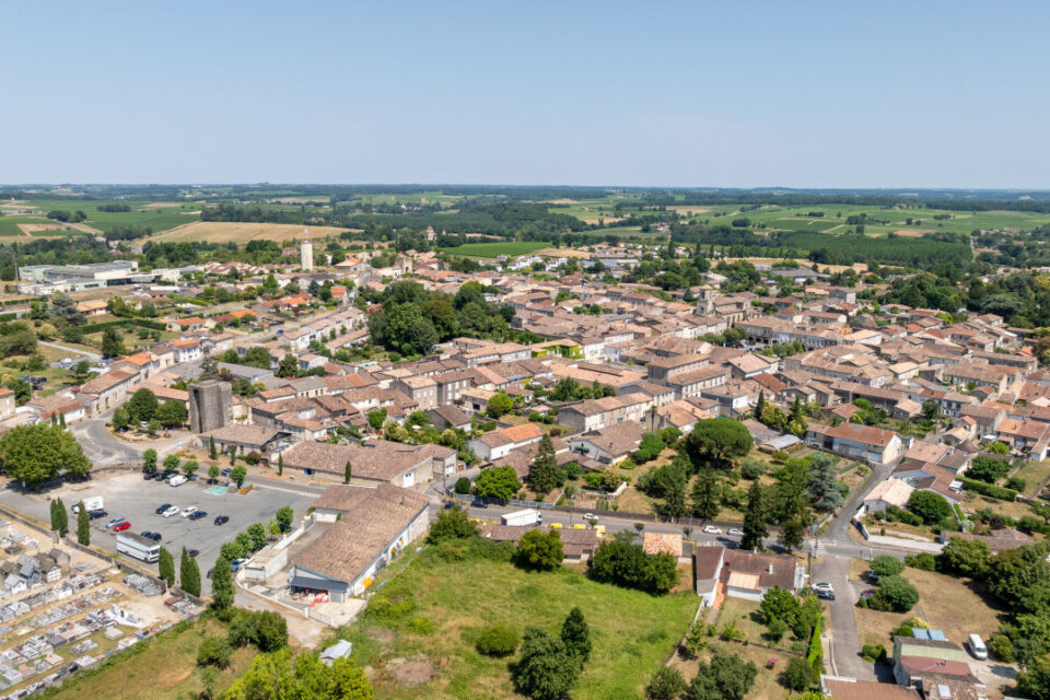 D'origine anglaise, Sauveterre-de-Guyenne est une bastide qui a été fondée en 1281 par le roi d'Angleterre Edouard Ier. 