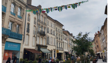 Ciel coloré au centre-ville de Nancy : les passants globalement mitigés