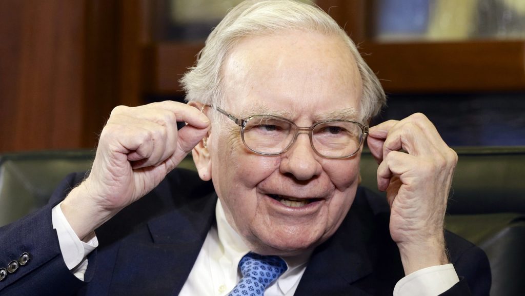 Berkshire hathaway : Pourquoi la société de Warren Buffett sous-performe comme (presque) jamais Wall Street, et pourquoi ce n'est peut-être pas si grave