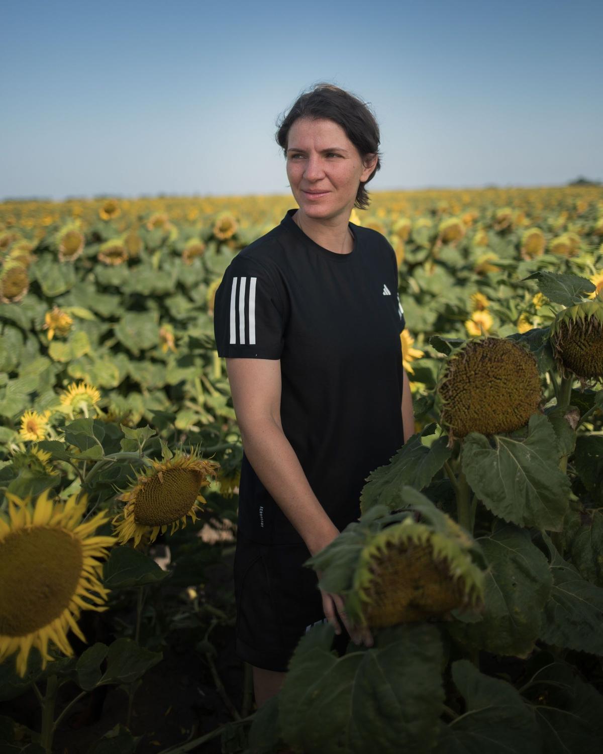Aurélie Groizeleau, arbitre internationale de rugby, sera la seule Française à officier lors du Mondial féminin en Angleterre.