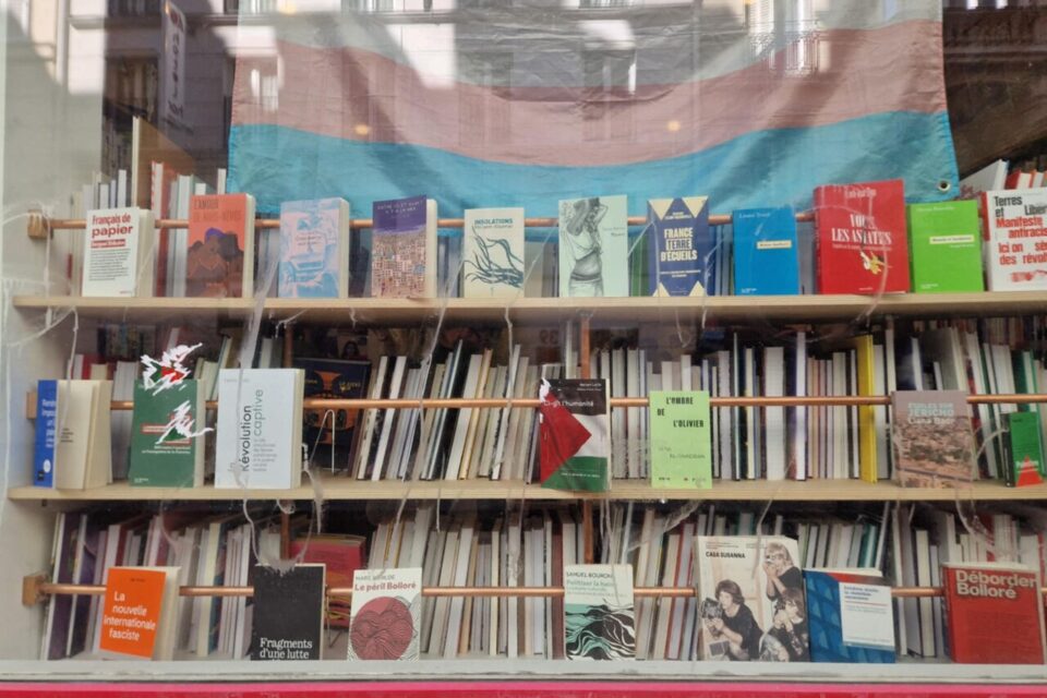 Le livre à l'origine de la polémique a été retirée de la vitrine.