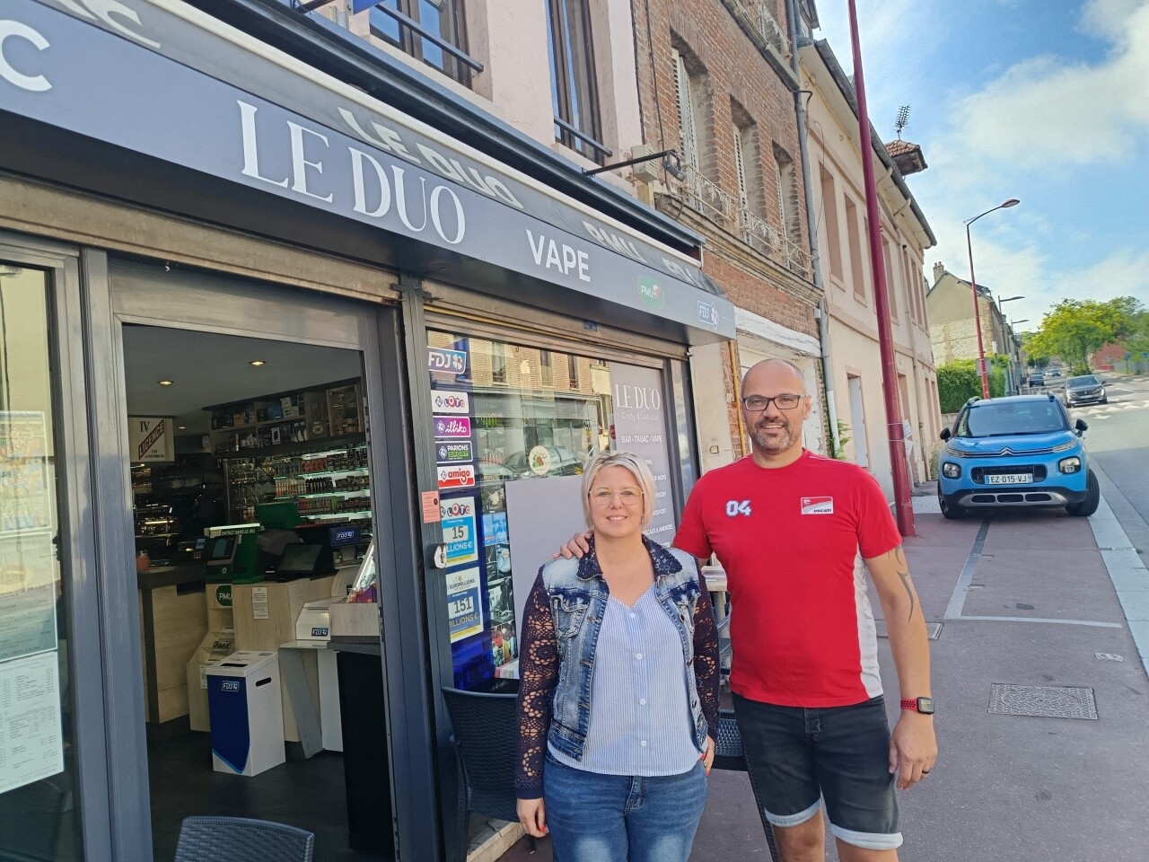 Un jeune couple redonne vie à un bar-tabac, resté fermé pendant trois ans