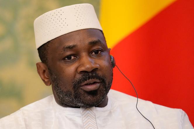 Le président du Mali, Assimi Goïta, lors d’une rencontre avec le président russe, Vladimir Poutine, à Moscou, le 23 juin 2025.